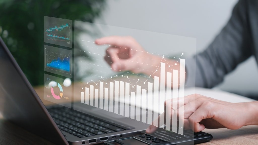 a person analyze data